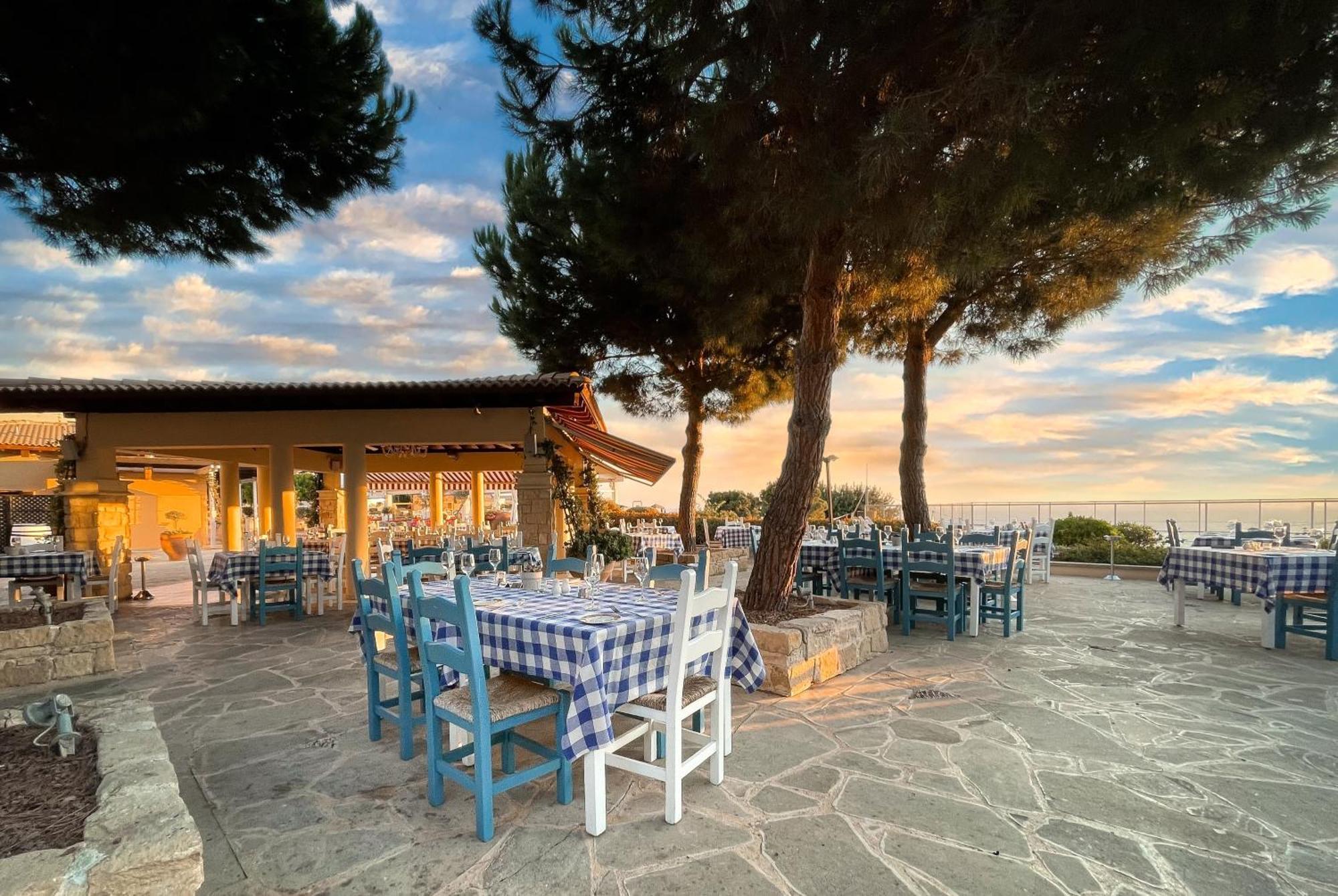 4 Bedroom Villa Helidoni With Private Infinity Pool, Aphrodite Hills Resort Kouklia Exterior foto